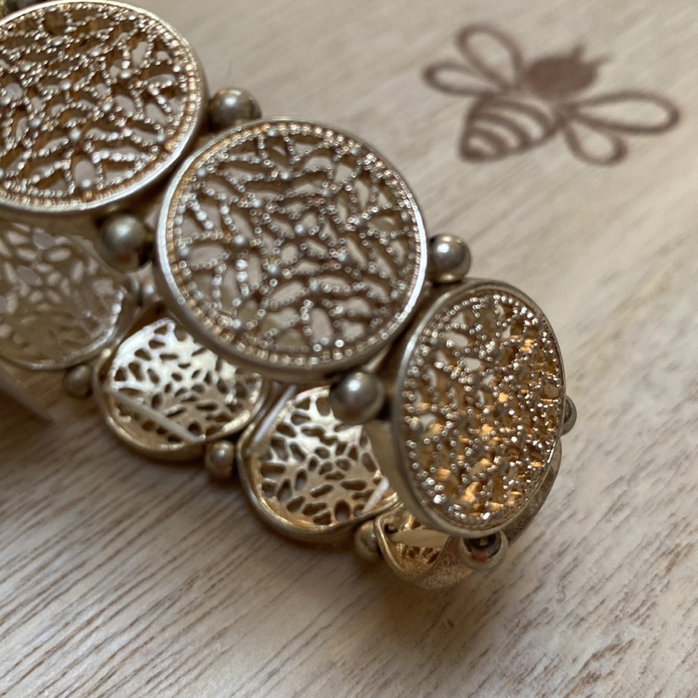 🎉HP🎉 Pomina Filigree Stretch Bracelet 💗 Antique Gold - Picture 5 of 8